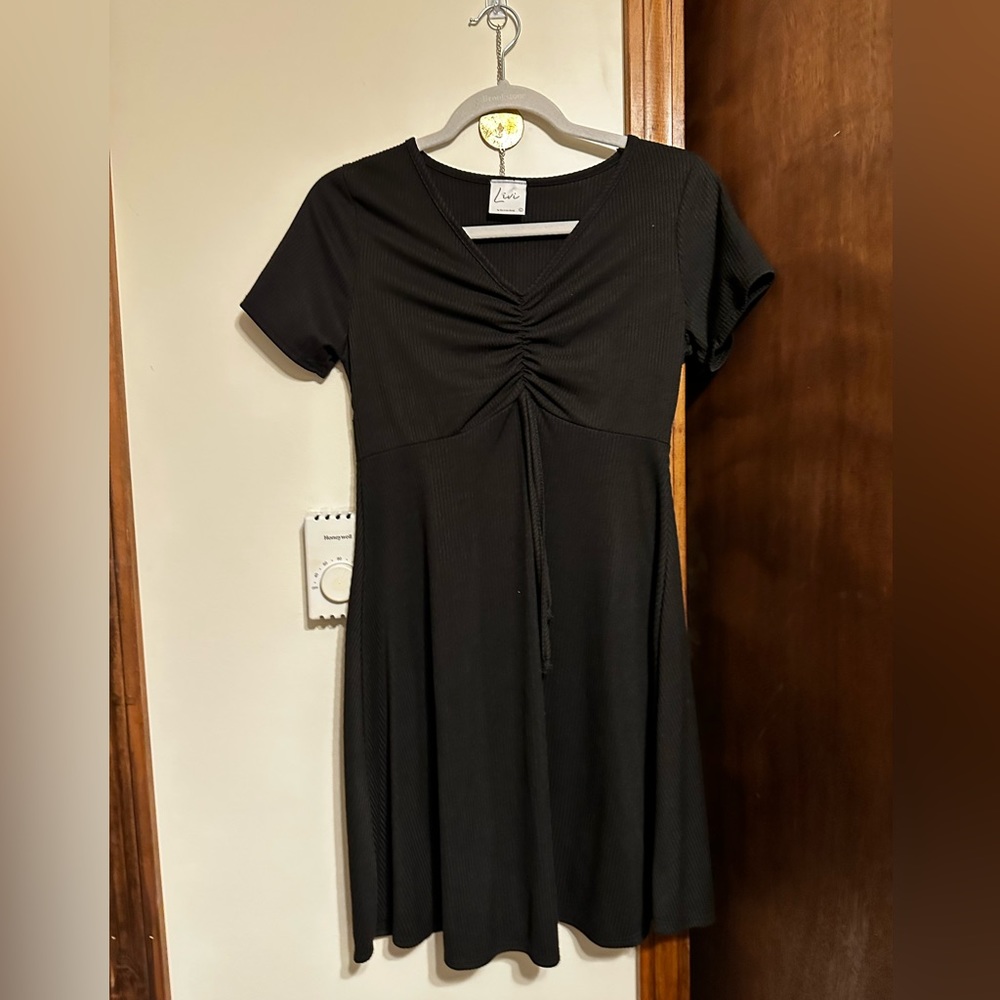 LIVIS | short black dress